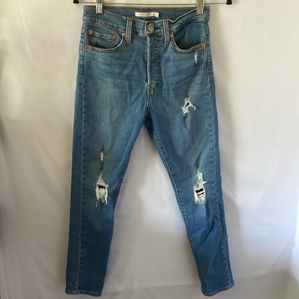 Levi’s jeans wedgie skinny size 27‎ stretchy distressed blue jeans button up